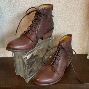 Frye Carson Lace Up 77335 Dark Brown